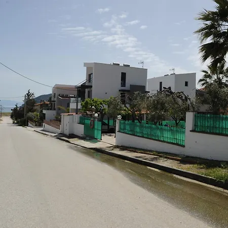 Nautilus 1st Floor Kır Evi